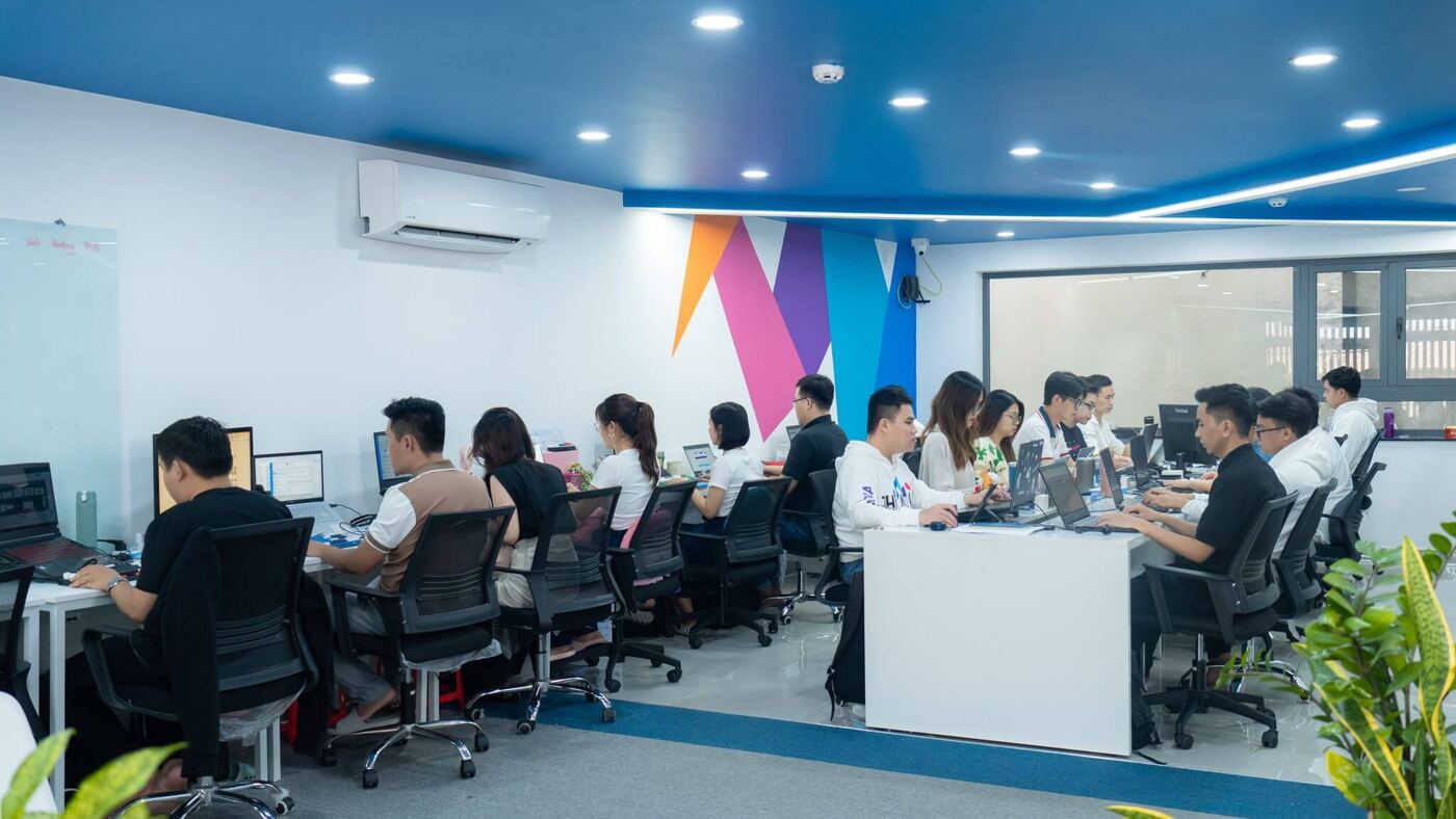 Không gian làm việc rộng của phòng Account tại văn phòng MONA